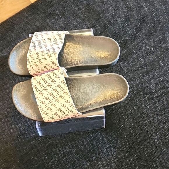 Nasty Gal Logo Slides - Picture 7 of 8